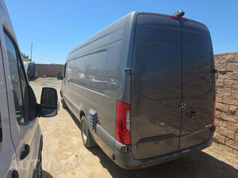 2021 Mercedes-Benz Sprinter 4500 Cargo Van DRW High Roof 170.0" WB - miniatura 2
