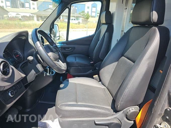 2021 Mercedes-Benz Sprinter 4500 Crew Van DRW High Roof 170.0" WB - miniatura 7
