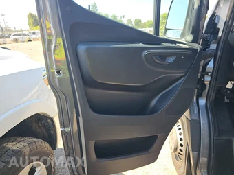 2021 Mercedes-Benz Sprinter 4500 Crew Van DRW High Roof 170.0" WB - miniatura 9