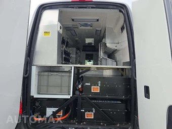 2021 Mercedes-Benz Sprinter 4500 Crew Van DRW High Roof 170.0" WB - miniatura 12