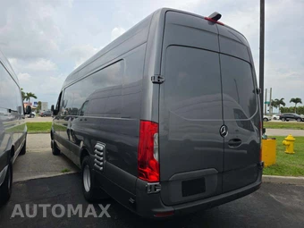 2021 Mercedes-Benz Sprinter 4500 Crew Van DRW High Roof 170.0" WB - miniatura 2