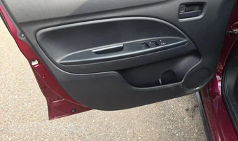 2021 Mitsubishi Mirage ES – miniatura 9