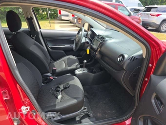 2021 Mitsubishi Mirage ES – miniatura 18