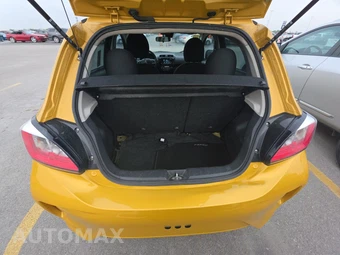 2021 Mitsubishi Mirage ES – miniatura 16