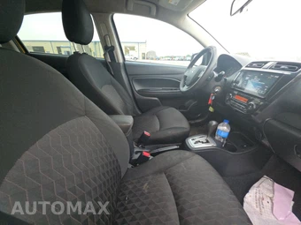 2021 Mitsubishi Mirage ES – miniatura 8