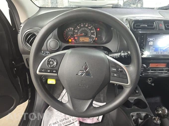 2021 Mitsubishi Mirage ES – miniatura 10