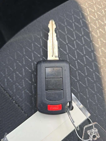 2021 Mitsubishi Mirage G4 LE – miniatura 8