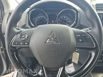 2021 Mitsubishi Outlander Sport 2.0 LE - miniatura 10