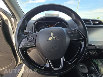 2021 Mitsubishi Outlander Sport 2.0 LE - miniatura 10