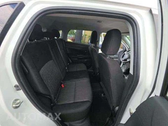 2021 Mitsubishi Outlander Sport 2.0 S - miniatura 16