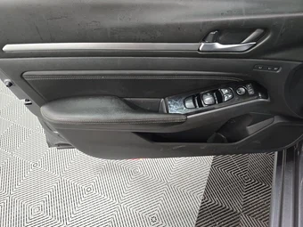 2021 Nissan Altima Platinum – miniatura 9