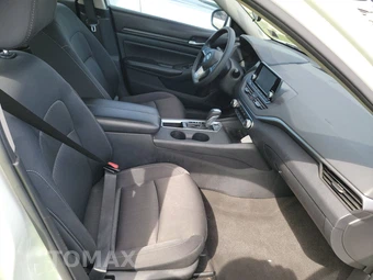 2021 Nissan Altima S – miniatura 8