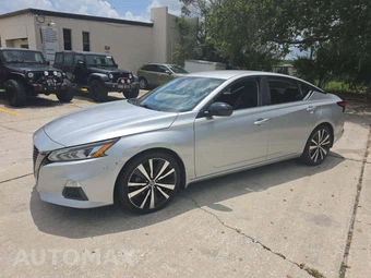 2021 Nissan Altima SR