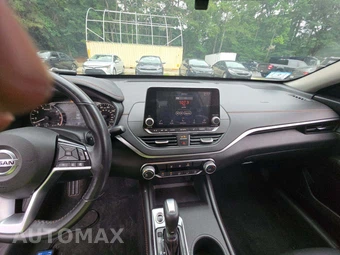 2021 Nissan Altima SR – miniatura 9