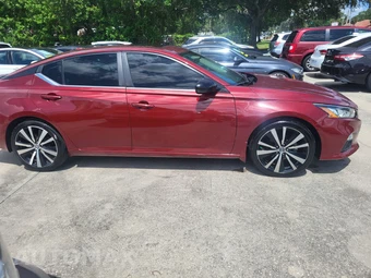 2021 Nissan Altima SR – miniatura 8