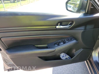 2021 Nissan Altima SR – miniatura 9