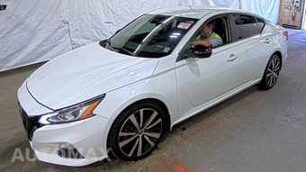 2021 Nissan Altima SR