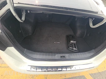 2021 Nissan Altima SR – miniatura 16