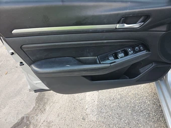 2021 Nissan Altima SV - miniatura 9