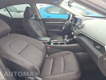 2021 Nissan Altima SV – miniatura 8