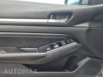2021 Nissan Altima SV – miniatura 9