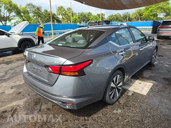 2021 Nissan Altima SV - miniatura 4