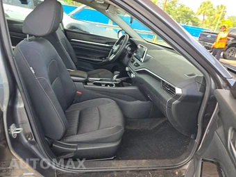 2021 Nissan Altima SV - miniatura 8