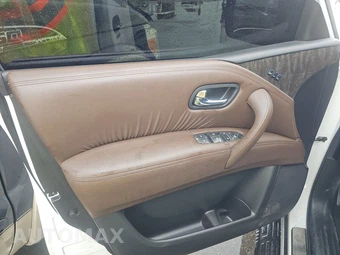 2021 Nissan Armada Platinum - miniatura 9