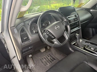 2021 Nissan Armada SV - miniatura 8