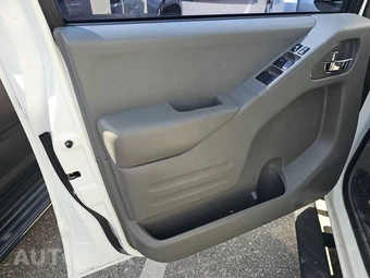 2021 Nissan Frontier SV Crew Cab Medium Bed – miniatura 9