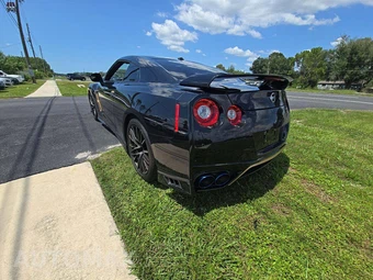2021 Nissan GT-R Premium - miniatura 2