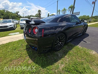 2021 Nissan GT-R Premium - miniatura 3