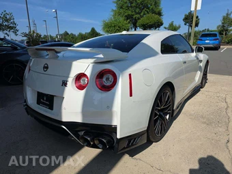 2021 Nissan GT-R Premium - miniatura 3