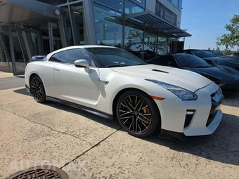 2021 Nissan GT-R Premium - miniatura 4