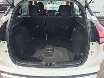 2021 Nissan Kicks SR – miniatura 14