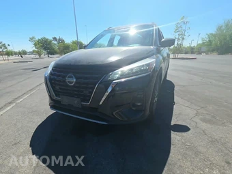2021 Nissan Kicks SR