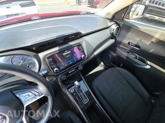 2021 Nissan Kicks SV - miniatura 11