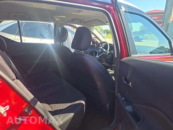 2021 Nissan Kicks SV - miniatura 16
