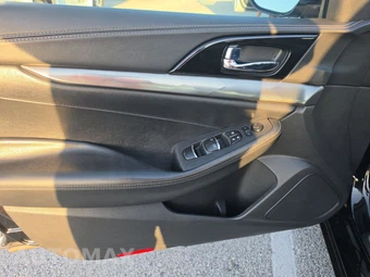 2021 Nissan Maxima SV – miniatura 9