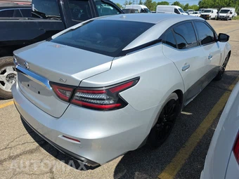 2021 Nissan Maxima SV – miniatura 4
