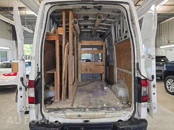 2021 Nissan NV2500 HD Cargo SV High Roof 146.1" WB - miniatura 16