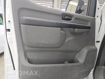 2021 Nissan NV2500 HD Cargo SV High Roof 146.1" WB - miniatura 9