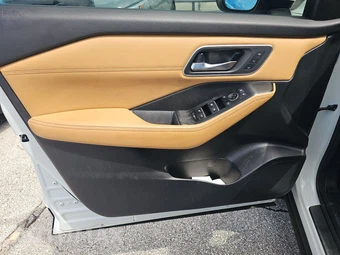 2021 Nissan Rogue Platinum - miniatura 9