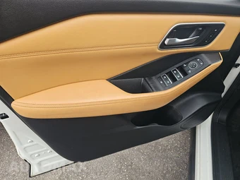 2021 Nissan Rogue Platinum – miniatura 9