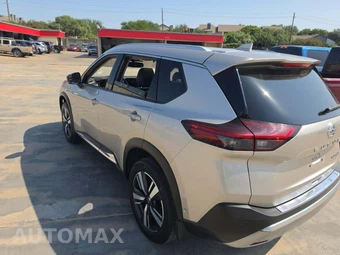 2021 Nissan Rogue Platinum - miniatura 2