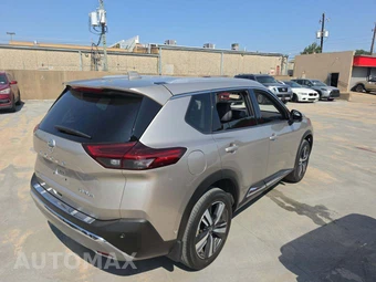 2021 Nissan Rogue Platinum - miniatura 3