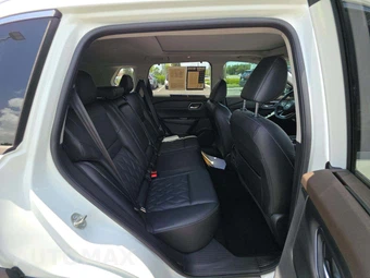 2021 Nissan Rogue Platinum – miniatura 16