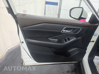 2021 Nissan Rogue Platinum – miniatura 9