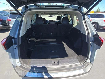 2021 Nissan Rogue SL - miniatura 11