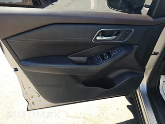 2021 Nissan Rogue SL - miniatura 9